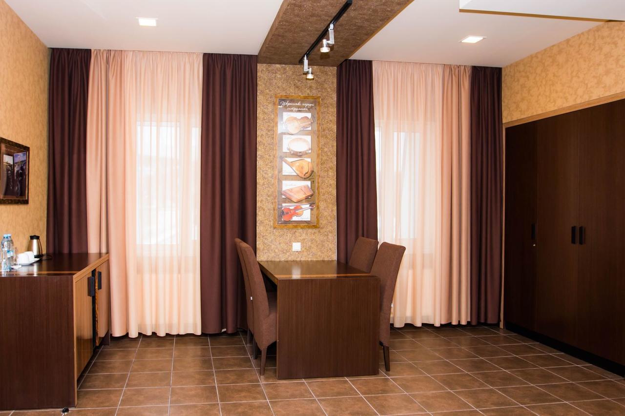 Hotel Lubenska Sloboda Vilsanka Kültér fotó